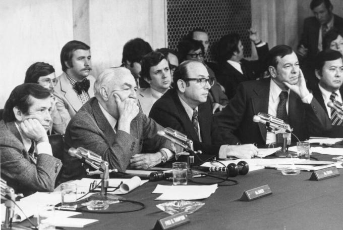 1973 Senato Watergate komitesi duruşmasının fotoğrafı.