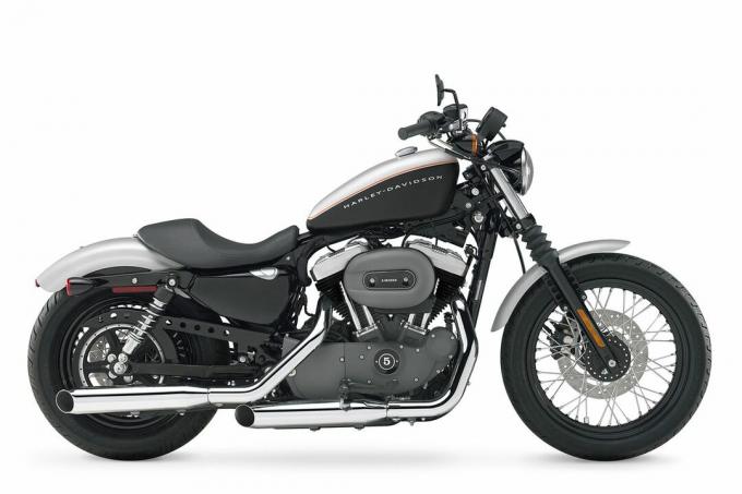 Harley-Davidson XL1200N ööster