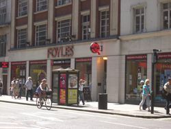 Foyle's บนถนน Charing Cross