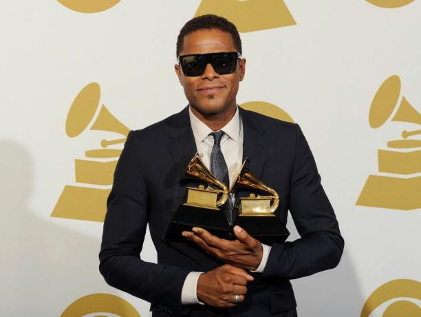 Maxwell ima nagrade Grammy