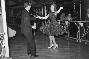 12 είδη χορών αιθουσών χορού