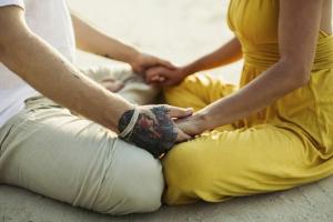 Kuidas paaride meditatsioon suhteid tugevdab
