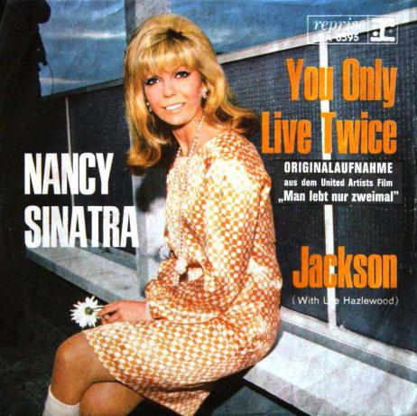 Nancy Sinatra Du lever bare to ganger
