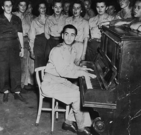 Irving Berlin am Klavier