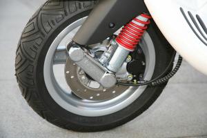 Hoe u gas kunt besparen tijdens het rijden op uw motorfiets?