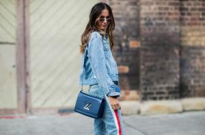 10 snygga sätt att bära en jeansjacka i sommar