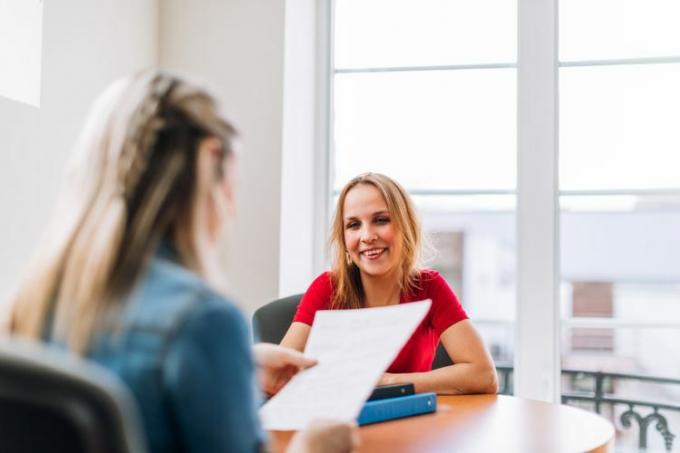 Sollicitatiegesprek en personeelszaken. Alleen vrouwen