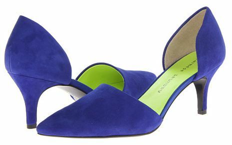 حذاء بكعب منخفض من قطعتين وأجزاء من الجلد المدبوغ باللون الأزرق الملكي