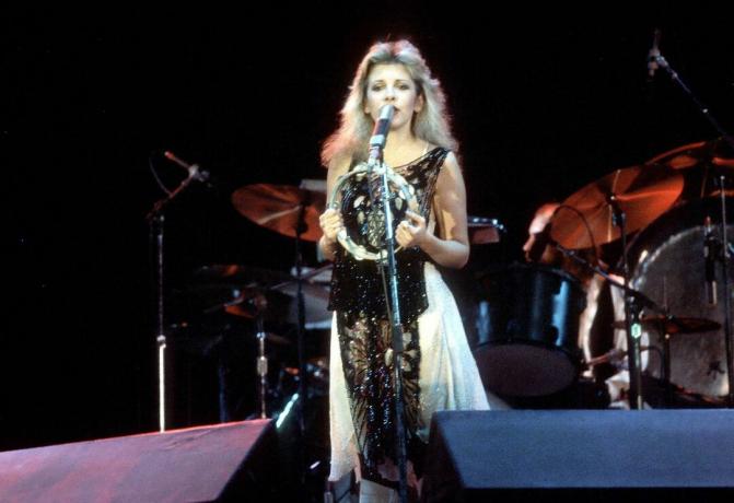 Stevie Nicks występuje na żywo w 1981 roku