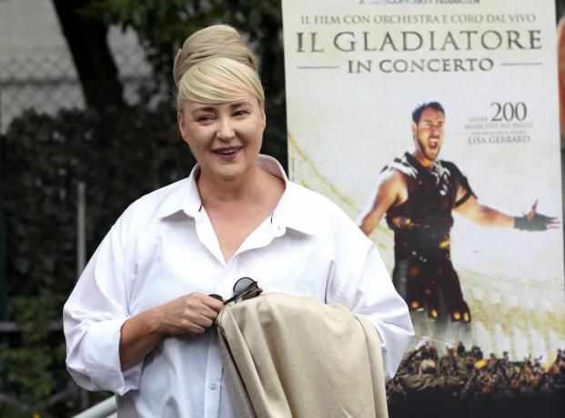 Lisa Gerrard přijíždí na Il Gladiatore In Concerto (Gladiator The Concert) Prezentace v Římě