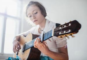 Wprowadzenie do nauki gry na gitarze dla początkujących