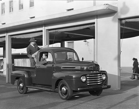 รถบรรทุก Ford F-1 ปี 1948