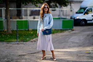 Street Style Guide till hur man bär en plisserad kjol