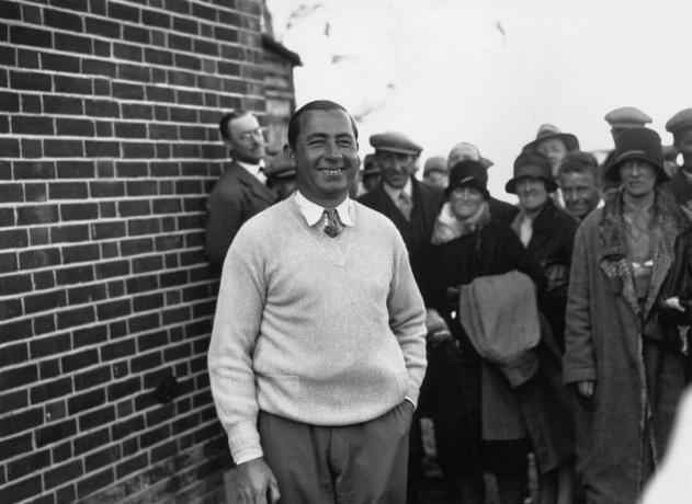 Walter Hagen golfozó a képen 1928-ban.