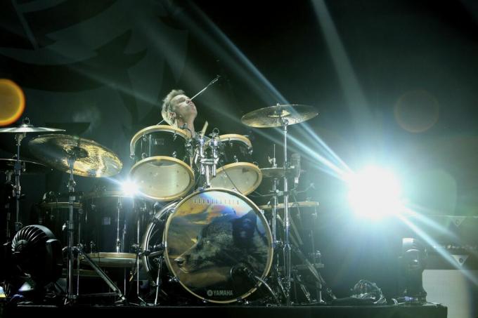 Matt Cameron zo Soundgarden vystupuje v Toronte na ich turné v roku 2011 v Severnej Amerike