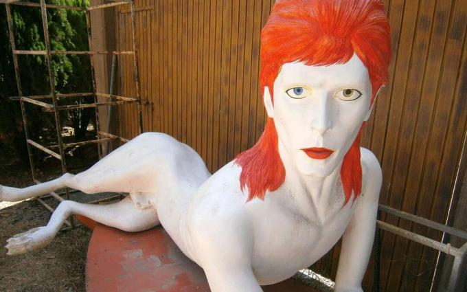 Estátua de David Bowie