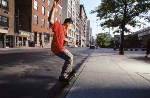 Slappy Skateboard Grind sur un Curb