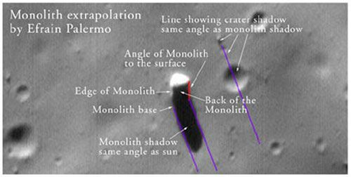 Il " monolite" su Phobos