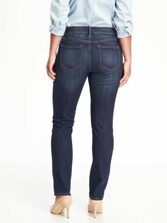 Jeans med baklommer som flater ut brede rumper