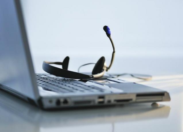 Zestaw słuchawkowy na laptopie