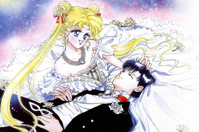 Sailor Moon et Tuxedo Mask forment un couple romantique populaire.