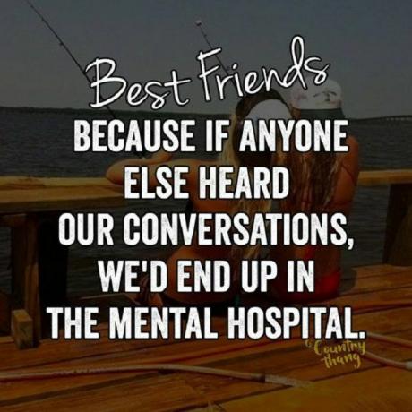 Amigos pescando no fundo com o texto: Melhores amigos, porque se alguém mais ouvisse nossas conversas, acabaríamos em um hospital psiquiátrico.