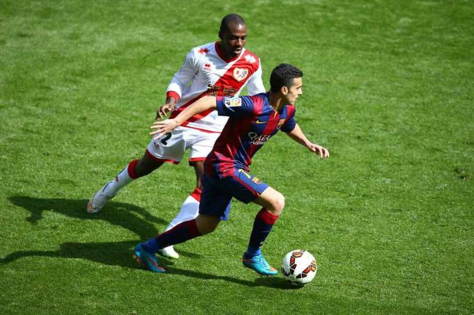 Педро срещу Барселона с топка