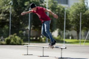 Hvordan Powerslide på skateboardet ditt