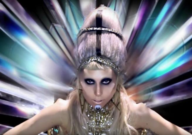 Lady Gaga Böyle Doğdu videosu