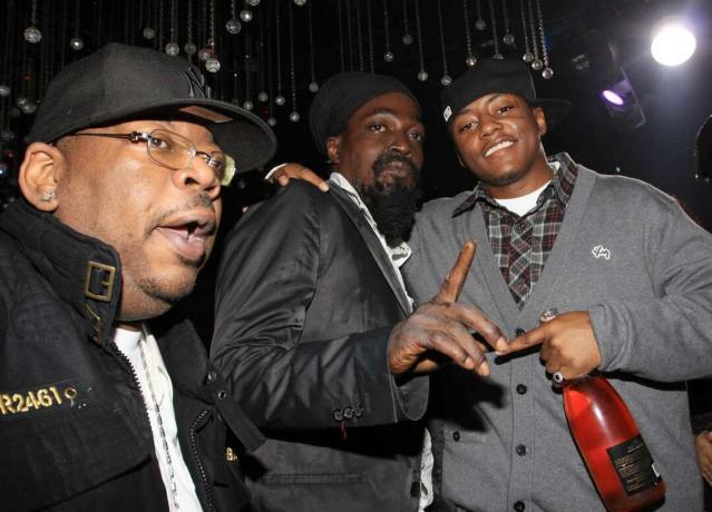DJ Big Kap, reggae ve dancehall müzisyeni Junior Reed ve rapçi Cassidy
