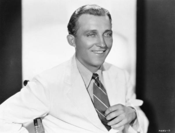 Bing Crosby de terno e gravata