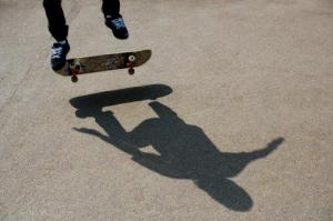 Hvordan pop Shuvit på et skateboard