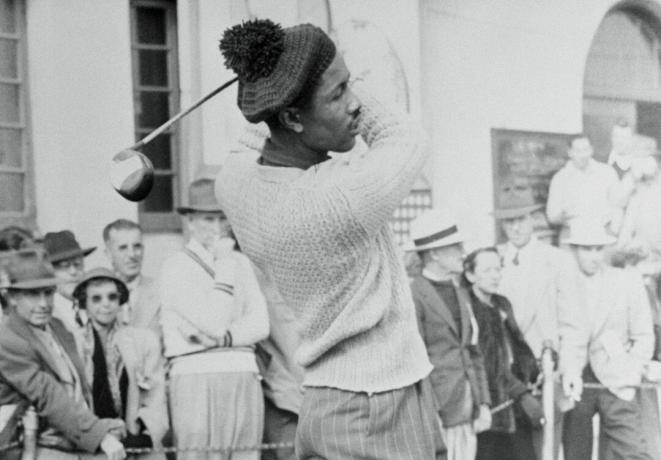 Golfimängija Ted Rhodes pildil 1948. aastal
