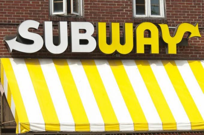 La declaración de la misión de Subway se centra en el valor, la frescura y la comida hecha a pedido