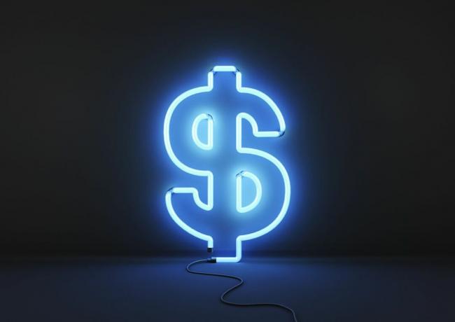 Neon blauw dollarteken op zwarte achtergrond