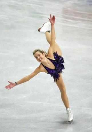 Jennifer Kirk - Παγκόσμιος Πρωταθλητής καλλιτεχνικού πατινάζ νεανίδων 2000 και πρωταθλήτρια στο πατινάζ τεσσάρων ηπείρων το 2002