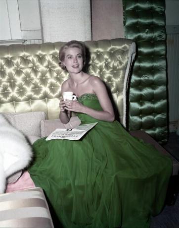 Grace-Kelly-zelena-obleka-1954-Photo-by-Gene-Lester-Getty-Images.jpg