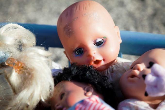Połamane lalki dla dzieci