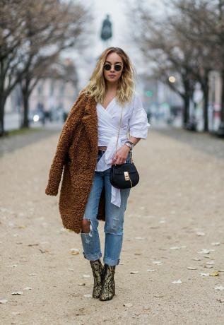 Street style in jeans strappati