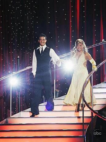 Shawn Johnson olimpiai tornász és partnere, Mark Ballas a Dancing with the Stars című műsorban