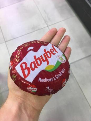 enorme queso Babybel