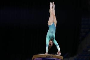 Які найважчі навички в жіночій гімнастиці?