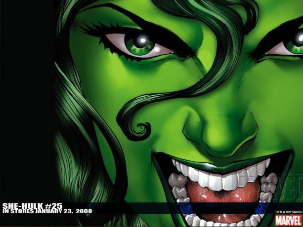 She-Hulk تبتسم وفمها مفتوح.